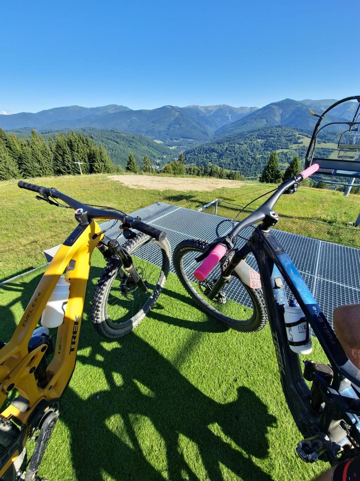 ホテル Bystra 94 Profibikers エクステリア 写真